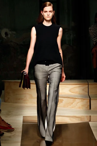 Look 27